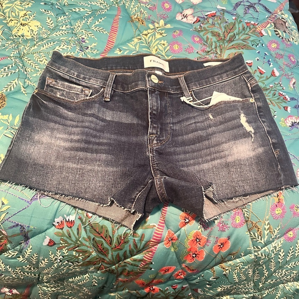 NWT FRAME Le Cutoff frayed denim shorts size 26 - Picture 3 of 7